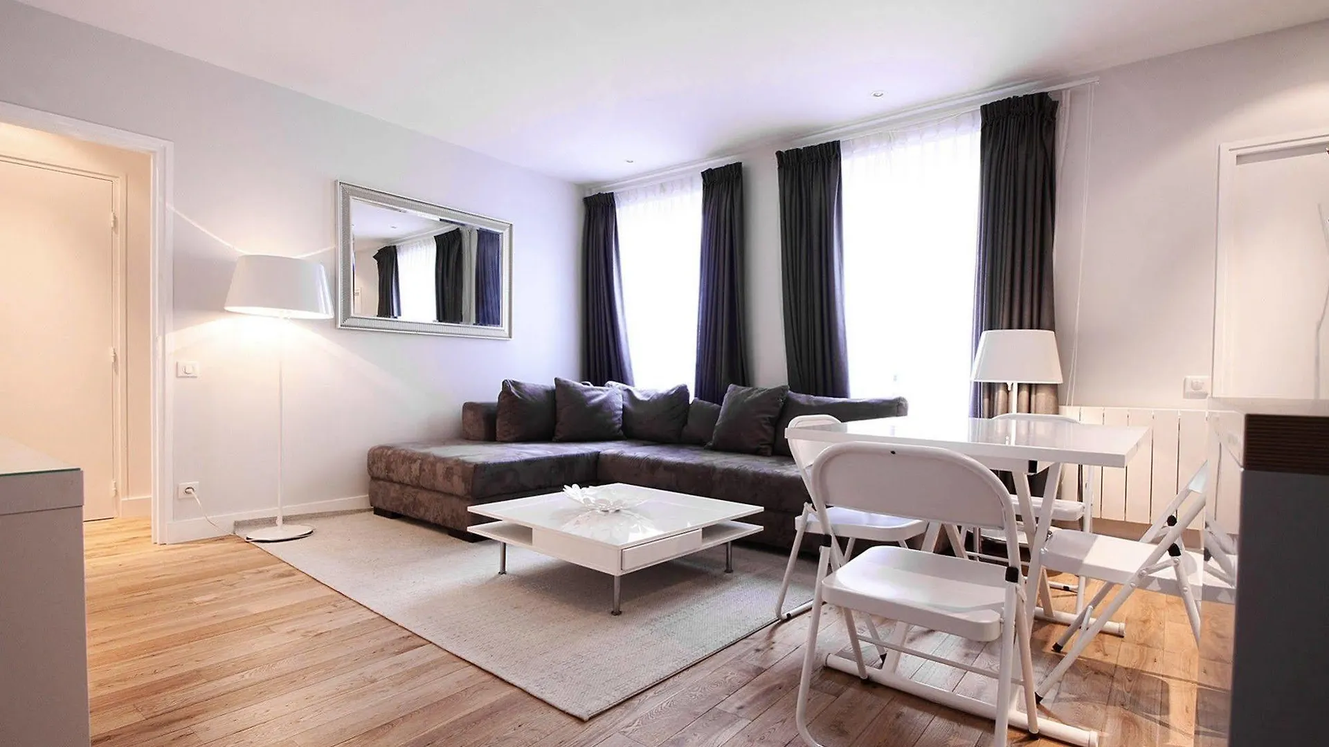 Bridgestreet Champs Elysees Apartment